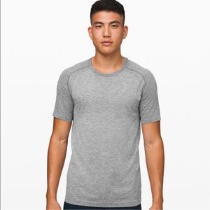 Lululemon Men’s “Metal Vent Tech” 2.0 Tee. Size M
